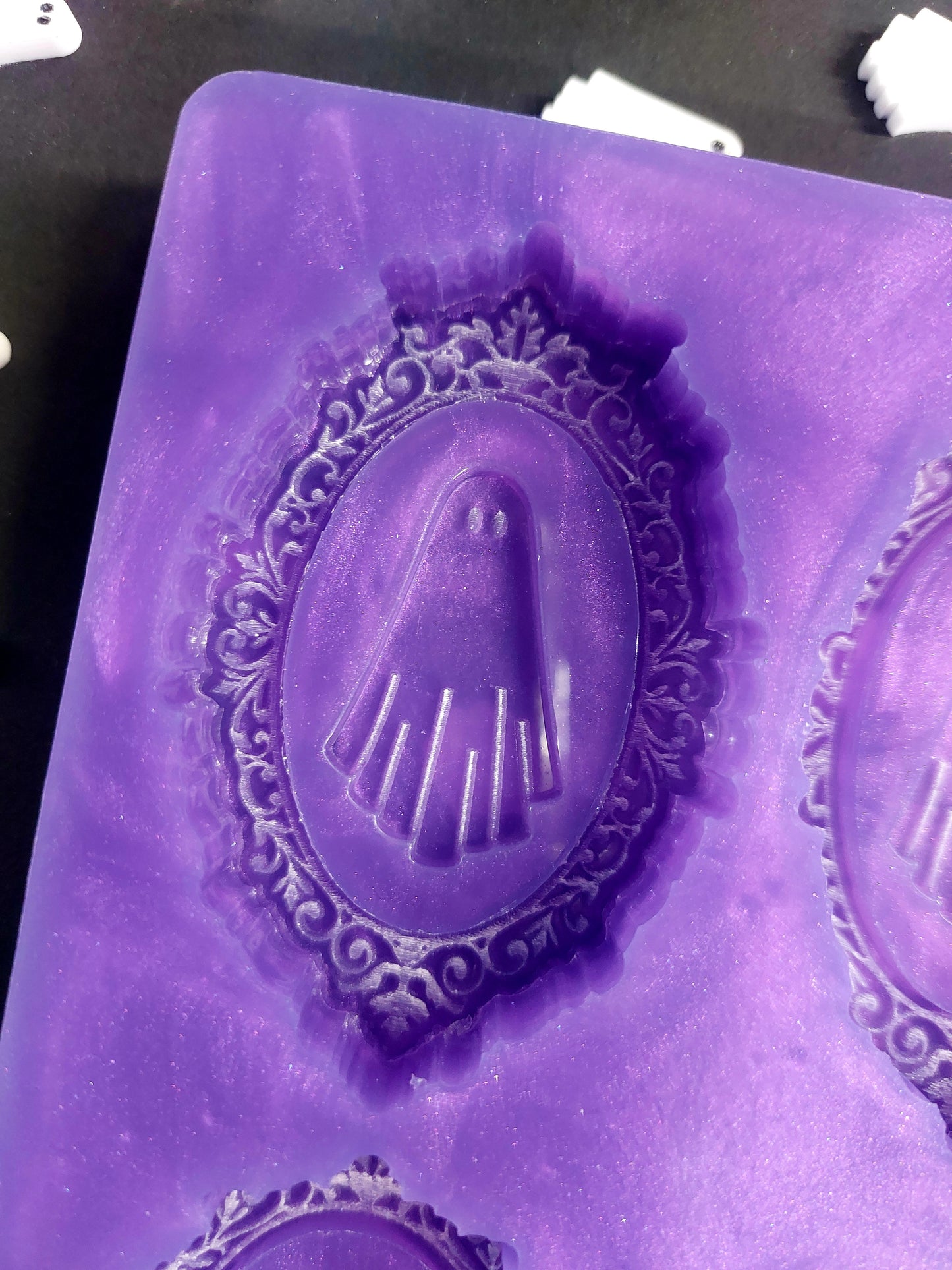 Small Vintage Ghost Frame 6 Cell Silicone Mould for wax, resin, soap etc
