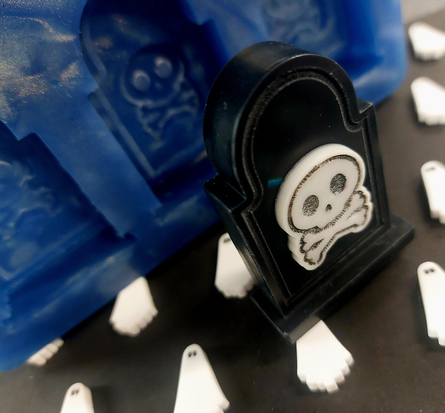 Stand Up Skull Gravestones 6 Cell Silicone Mould for wax melts