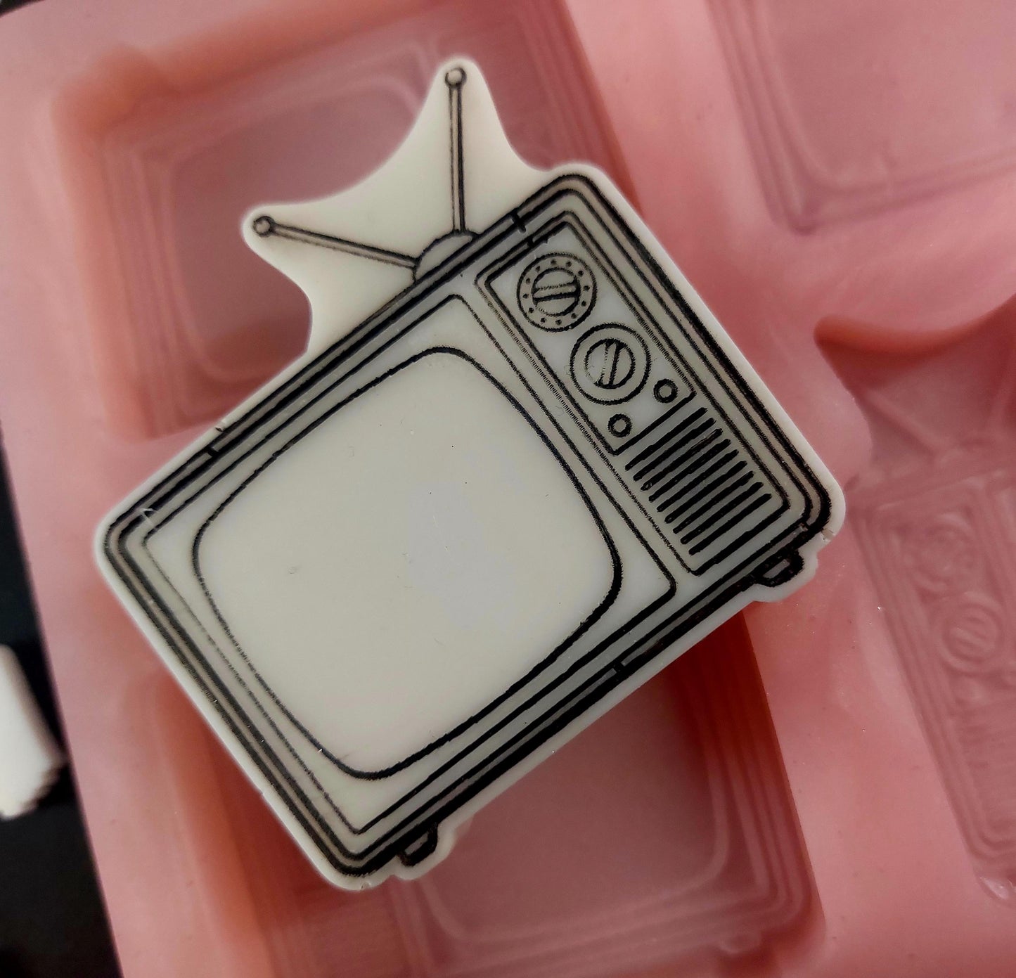 Retro TV 4 Cell Silicone Mould for wax, resin and more