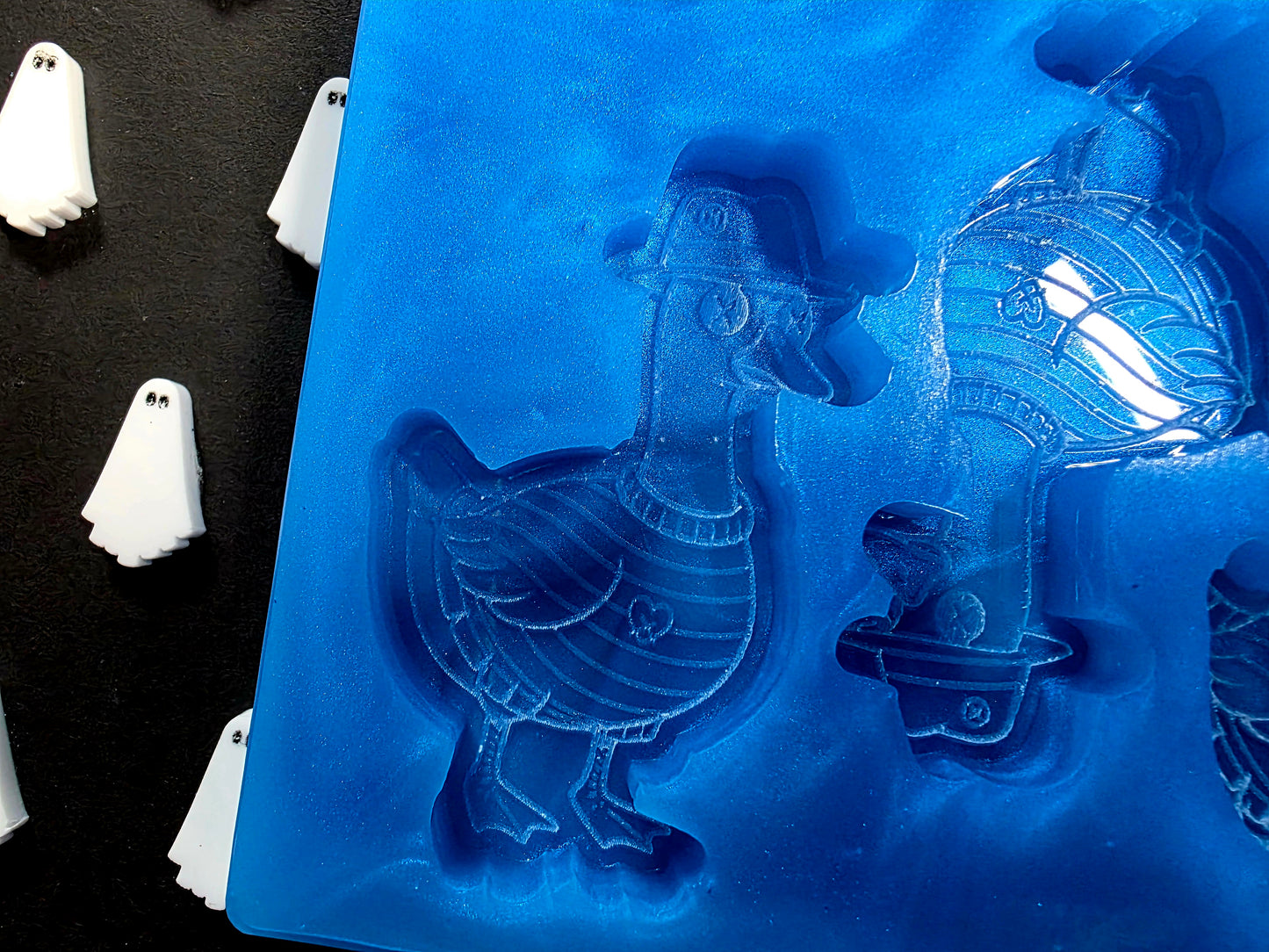 Freddy Goose 6 cell silicone mould for wax melts, resin, soap, jesmonite